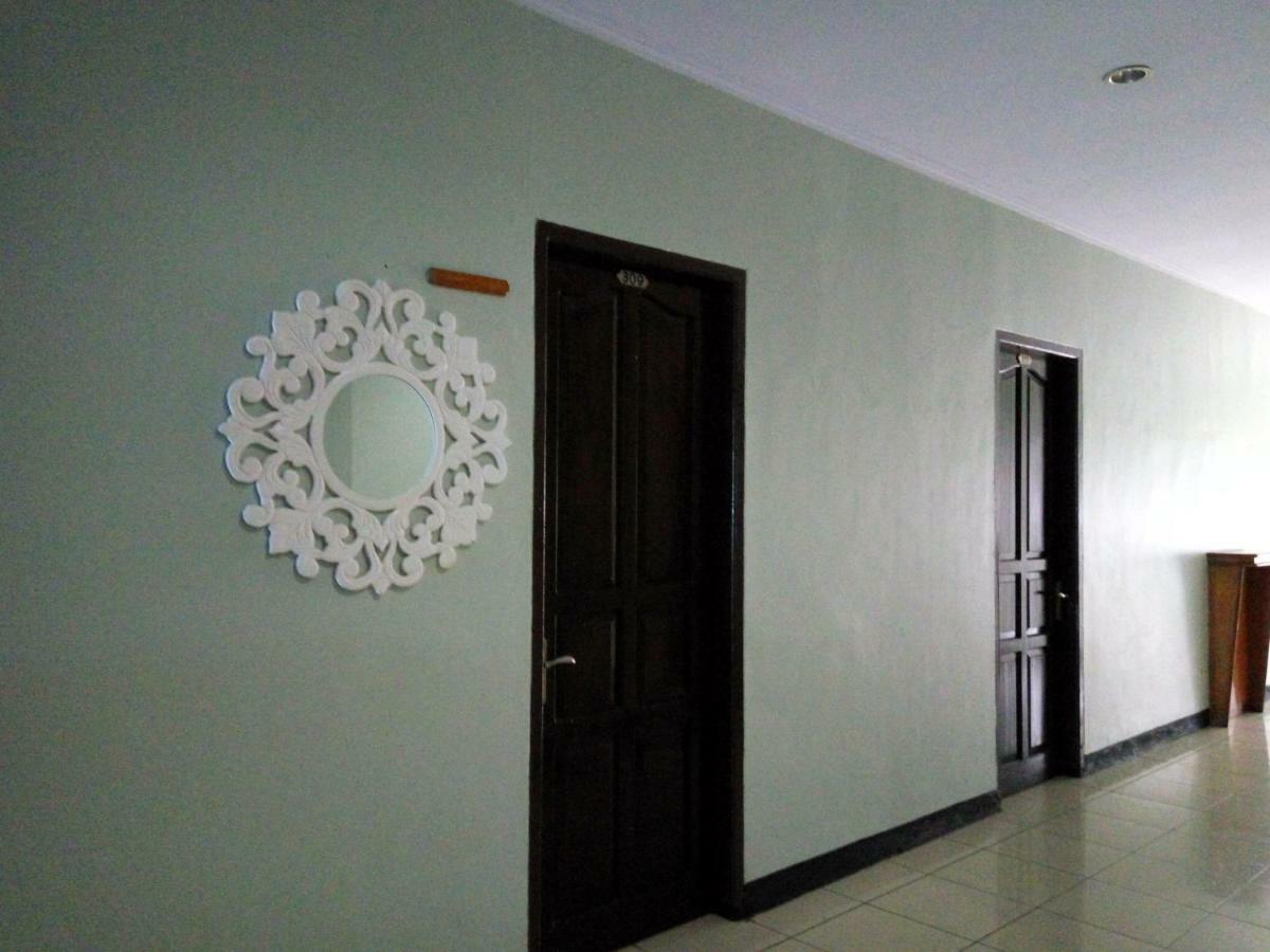 Reddoorz Syariah At Grand Taufiq Tarakan Extérieur photo